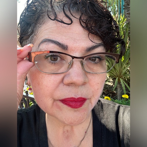 Meet your Posher, Zoila - Picture 2 of 16